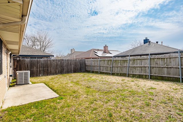 9716 Pinehurst Lane, Dallas, TX 75227