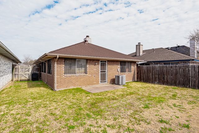 9716 Pinehurst Lane, Dallas, TX 75227