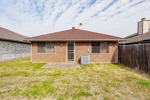 9716 Pinehurst Lane, Dallas, TX 75227