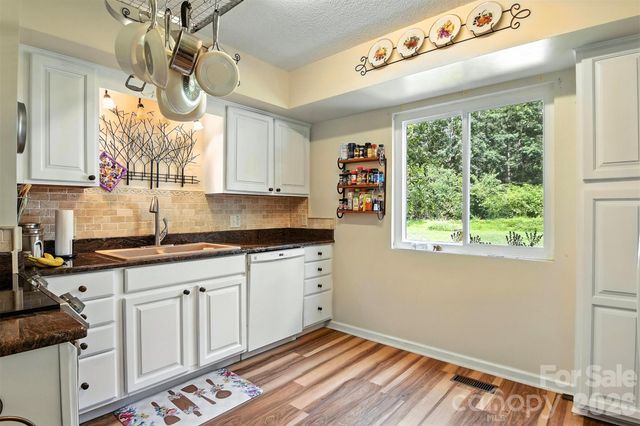 157 Whittington Ridge Drive, Taylorsville, NC 28681