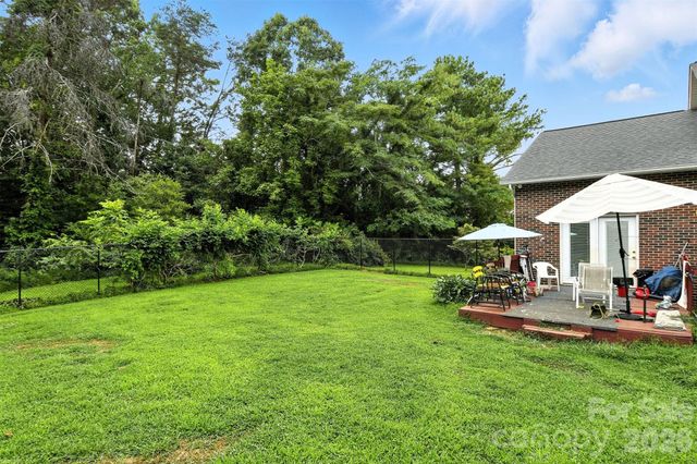 157 Whittington Ridge Drive, Taylorsville, NC 28681