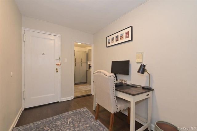 182-25 Wexford Terrace 505, Jamaica Estates, NY 11432