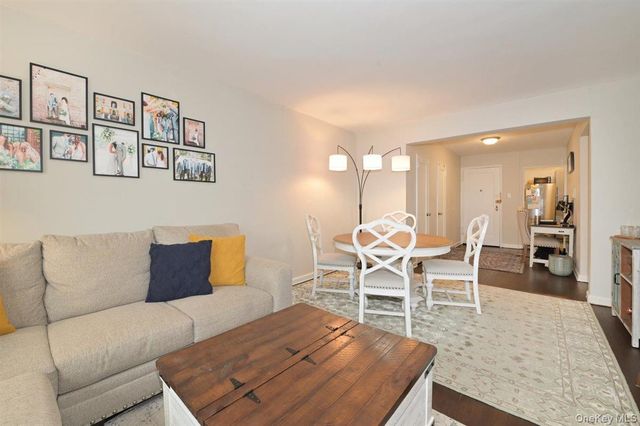 182-25 Wexford Terrace 505, Jamaica Estates, NY 11432