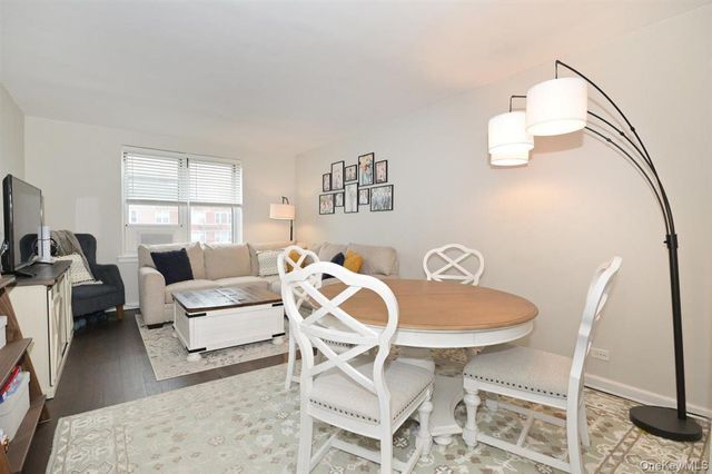 182-25 Wexford Terrace 505, Jamaica Estates, NY 11432