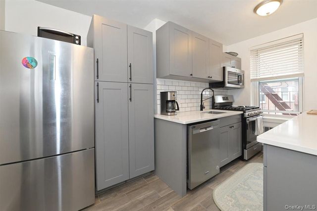 182-25 Wexford Terrace 505, Jamaica Estates, NY 11432