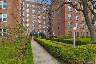 182-25 Wexford Terrace 505, Jamaica Estates, NY 11432