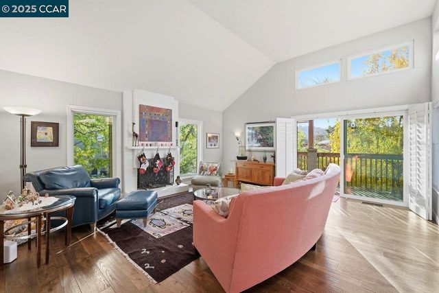 533 Monarch Ridge Dr, Walnut Creek, CA 94597