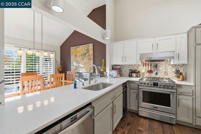 533 Monarch Ridge Dr, Walnut Creek, CA 94597