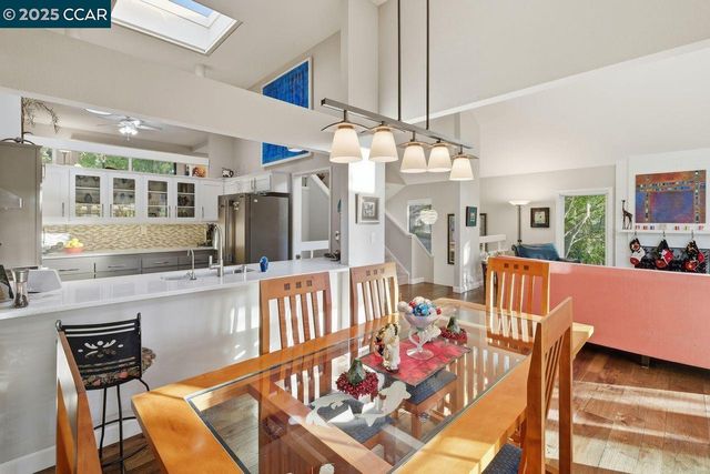 533 Monarch Ridge Dr, Walnut Creek, CA 94597