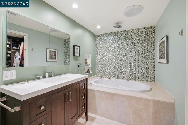 533 Monarch Ridge Dr, Walnut Creek, CA 94597