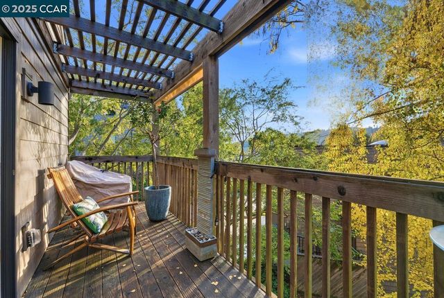 533 Monarch Ridge Dr, Walnut Creek, CA 94597