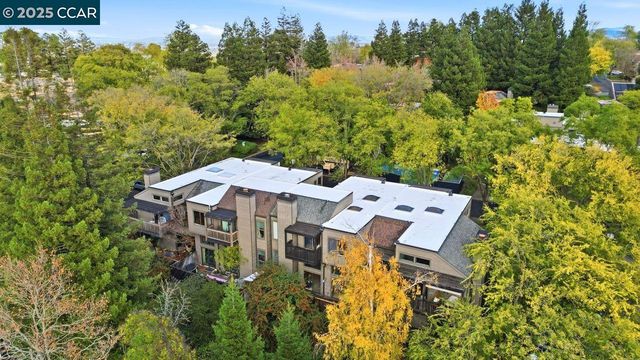 533 Monarch Ridge Dr, Walnut Creek, CA 94597