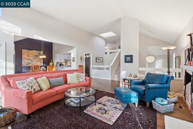 533 Monarch Ridge Dr, Walnut Creek, CA 94597