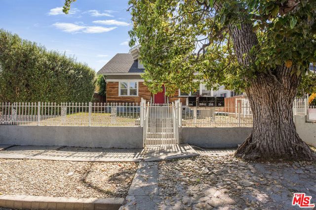 208 N Coronado Street, Los Angeles, CA 90026