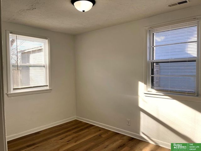 4033 Crown Point Avenue, Omaha, NE 68111