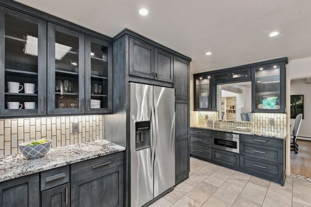 1859 Forest Circle, Santa Fe, NM 87505
