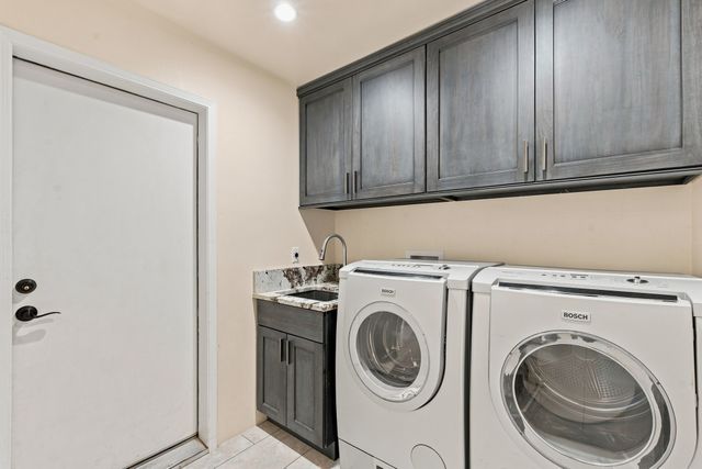 1859 Forest Circle, Santa Fe, NM 87505