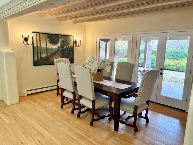 1859 Forest Circle, Santa Fe, NM 87505