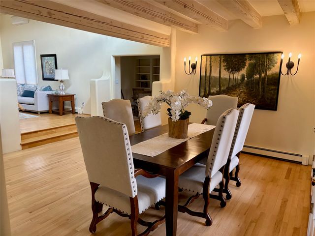 1859 Forest Circle, Santa Fe, NM 87505