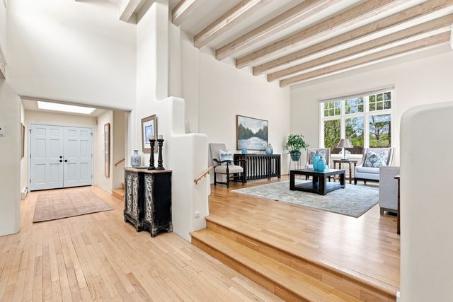 1859 Forest Circle, Santa Fe, NM 87505