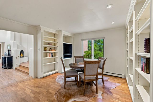 1859 Forest Circle, Santa Fe, NM 87505
