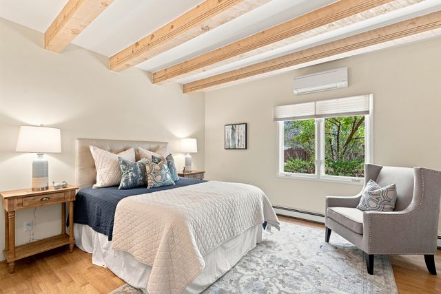 1859 Forest Circle, Santa Fe, NM 87505
