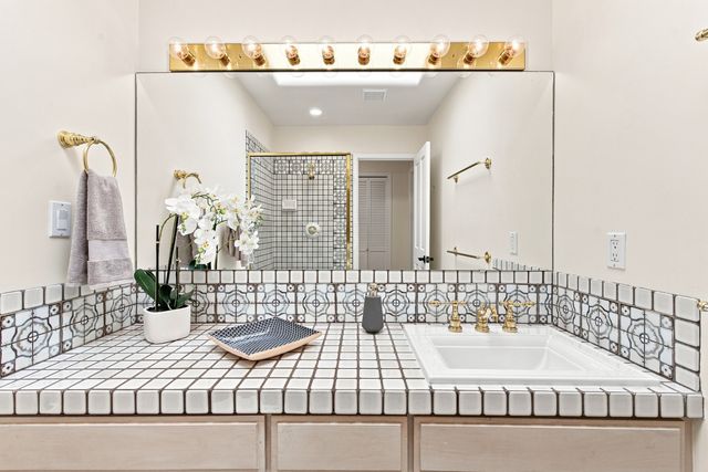 1859 Forest Circle, Santa Fe, NM 87505