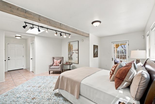1859 Forest Circle, Santa Fe, NM 87505