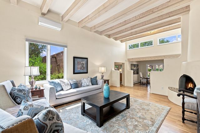 1859 Forest Circle, Santa Fe, NM 87505