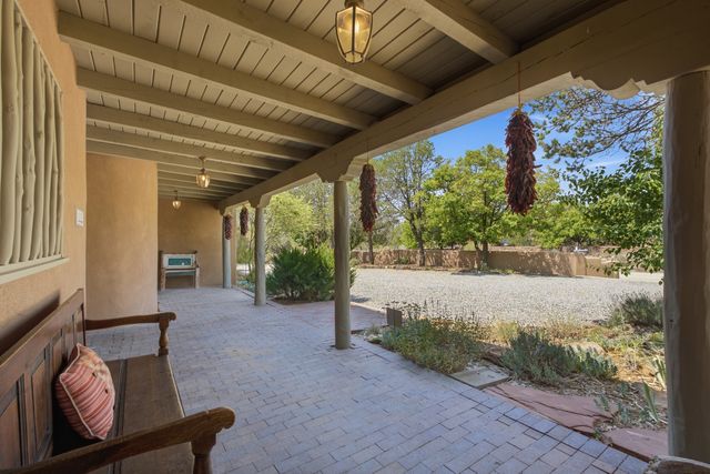 1859 Forest Circle, Santa Fe, NM 87505