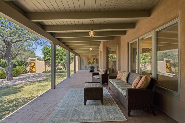 1859 Forest Circle, Santa Fe, NM 87505