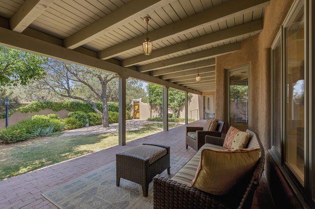 1859 Forest Circle, Santa Fe, NM 87505