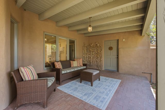1859 Forest Circle, Santa Fe, NM 87505
