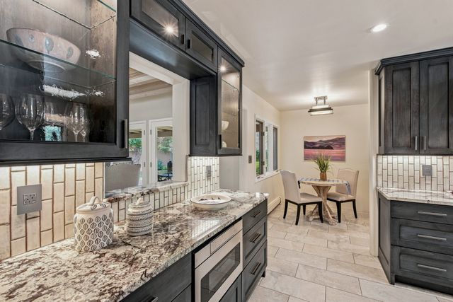 1859 Forest Circle, Santa Fe, NM 87505
