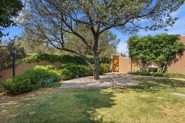 1859 Forest Circle, Santa Fe, NM 87505
