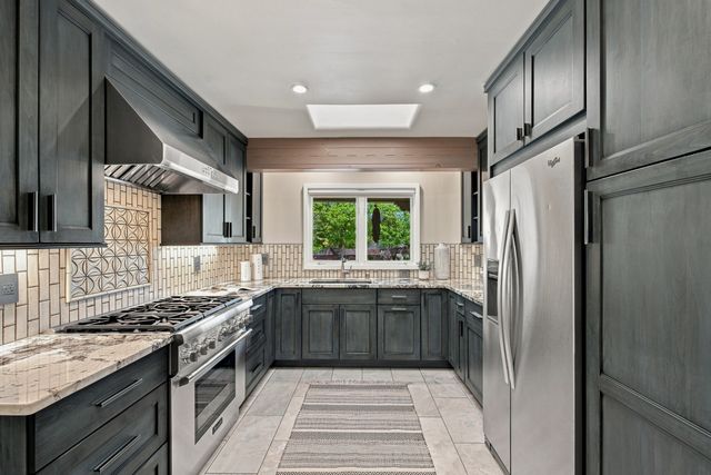 1859 Forest Circle, Santa Fe, NM 87505