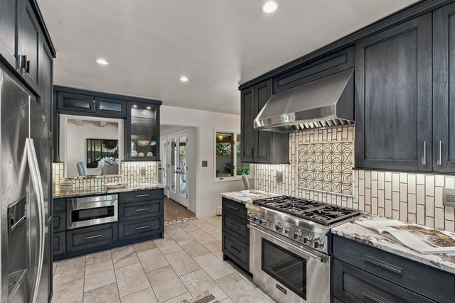 1859 Forest Circle, Santa Fe, NM 87505