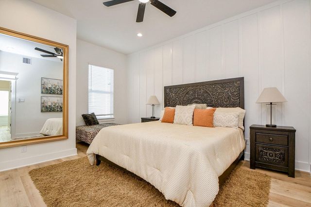 5611 Val Verde Street C, Houston, TX 77057