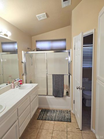 440 Pepper Drive, Hanford, CA 93230