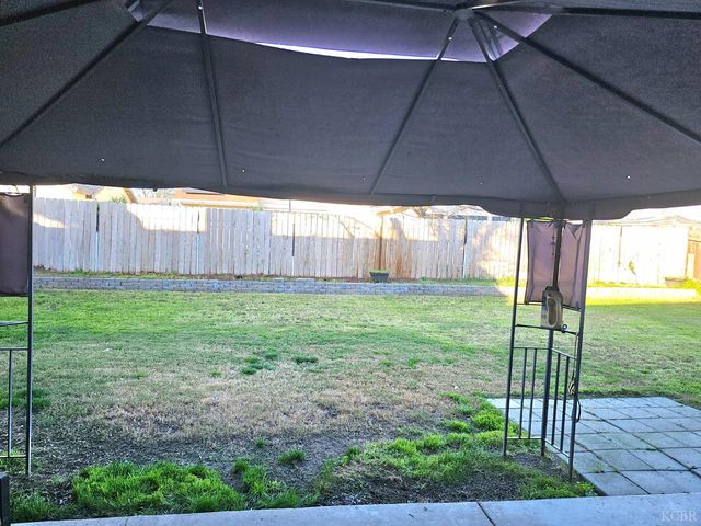 440 Pepper Drive, Hanford, CA 93230