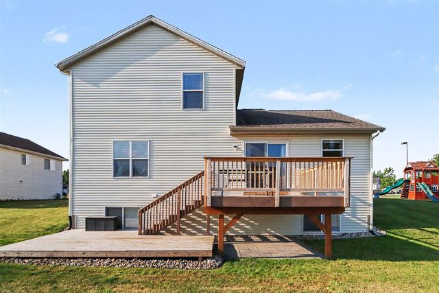 1073 Barnwood Drive, Wayland, MI 49348
