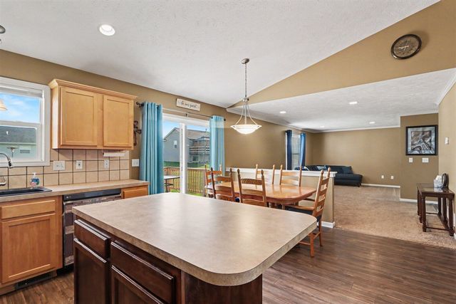 1073 Barnwood Drive, Wayland, MI 49348