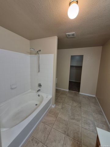 3954 Key West Way, Converse, TX 78109