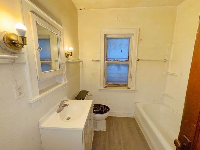 6753 S Laflin Street, Chicago, IL 60636