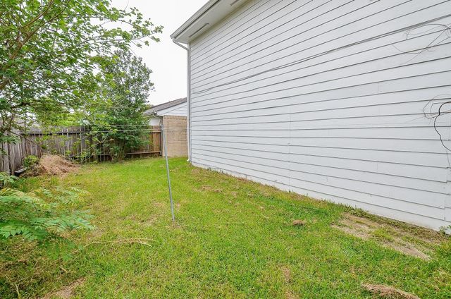 11818 Spring Grove Dr, Houston, TX 77099