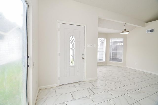 11818 Spring Grove Dr, Houston, TX 77099