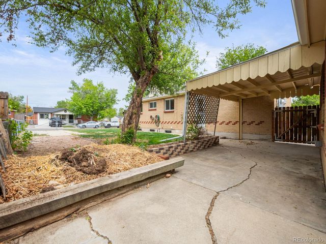 2161 Meadowbrook Drive, Denver, CO 80221