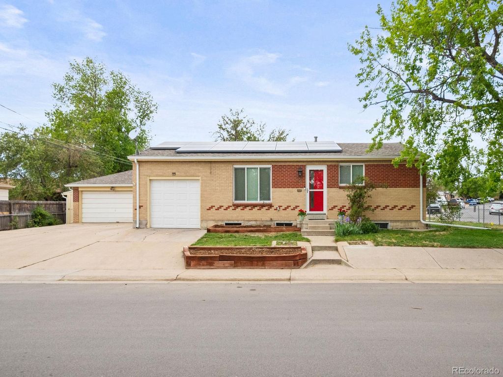 2161 Meadowbrook Drive, Denver, CO 80221