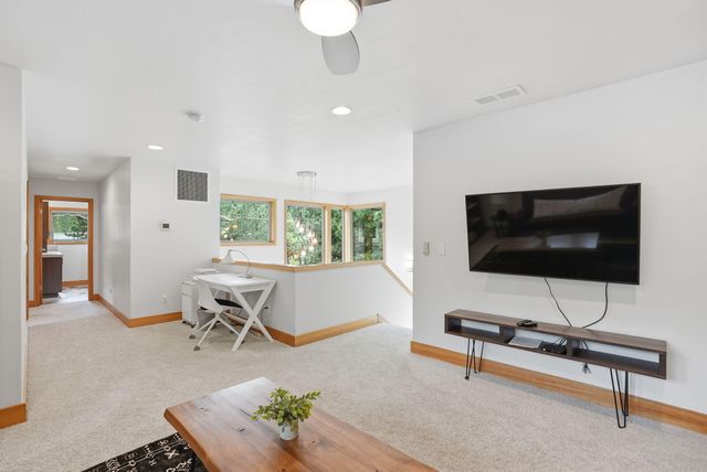 19536 E Campbell Road, Bend, OR 97702