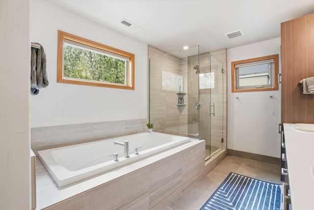 19536 E Campbell Road, Bend, OR 97702